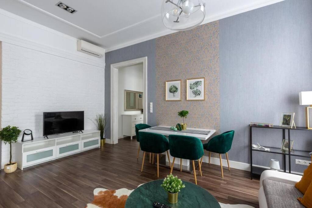 Chic, Captivating Space Budapest Bagian luar foto
